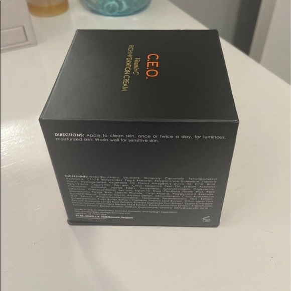 Sunday Riley C.E.O. Vitamin C Cream - Picture 3 of 5